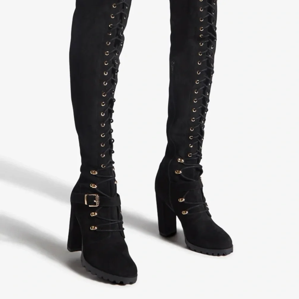 Black lace up thigh high heeled boots new!! Size 8 - Picture 2 of 4